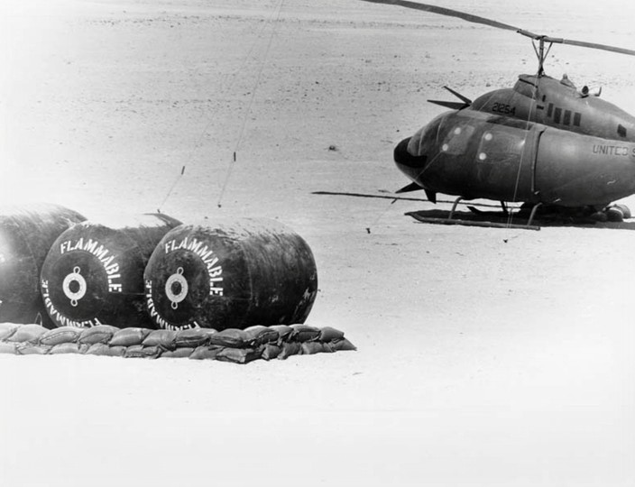 Pics - An imitation, inflatable helicopter and fake portable fuel tanks used by the US Army to trick Iraqi intelligence in 1990