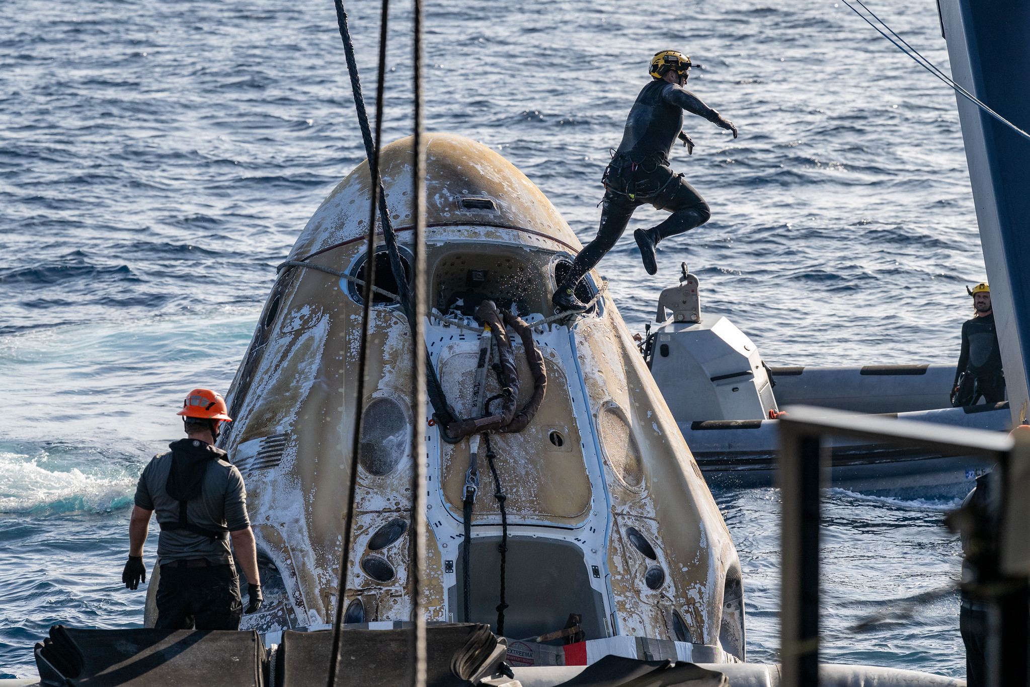 Pics - Nasa crew returns from ISS on SpaceX's Crew Dragon Freedom
