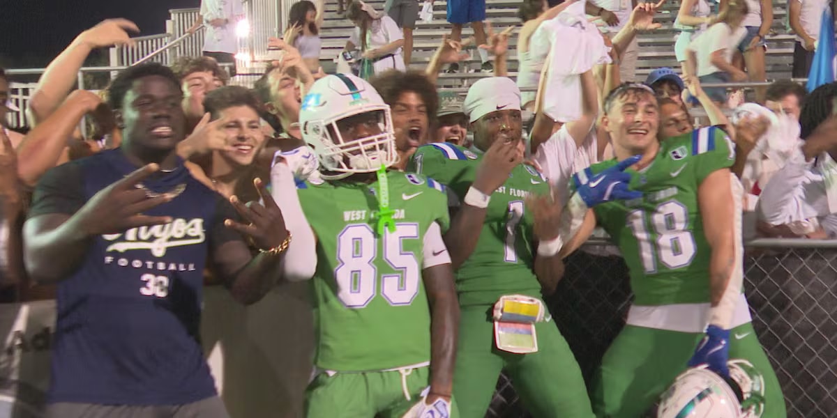 UWF football team kicks off Division I era with 34-31 win over #16 Southern Illinois preview image