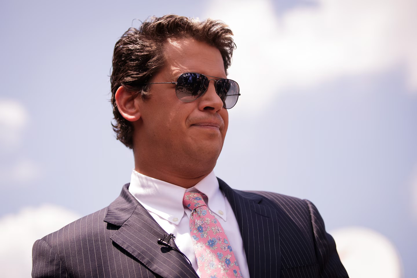 British far-right provocateur Milo Yiannopoulos deported by ICE preview image