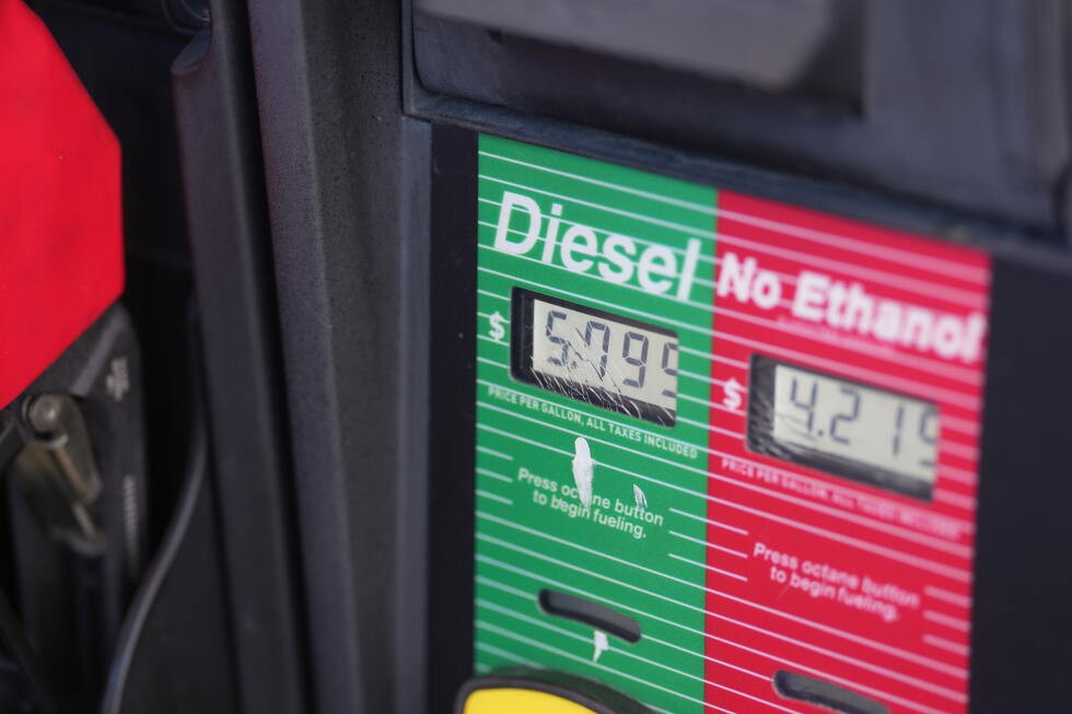 Trump strikes deal with Putin to get diesel in sharp reversal of US policy weeks before midterms preview image