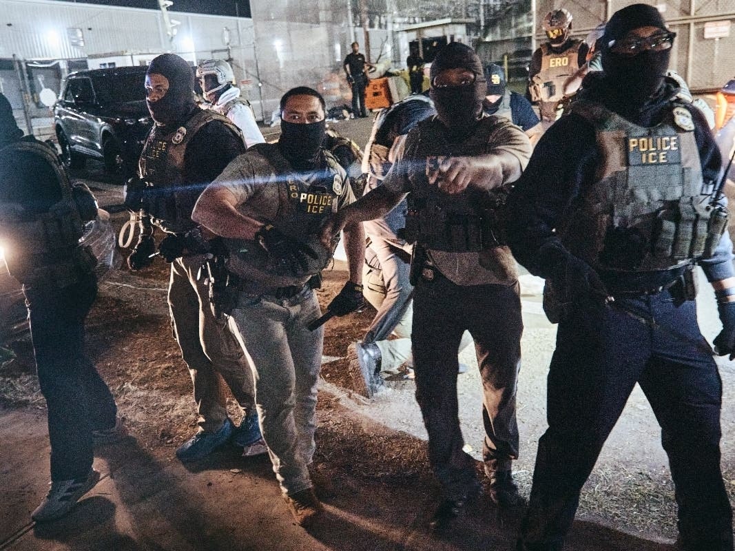 ICE agents hold the line as Newark protest turns chaotic preview image