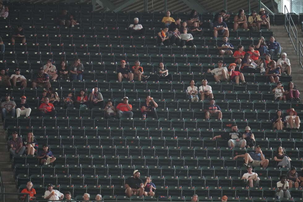 Thin MLB crowds in Atlanta, Houston reflect challenge of selling afternoon Wild Card Series tickets preview image