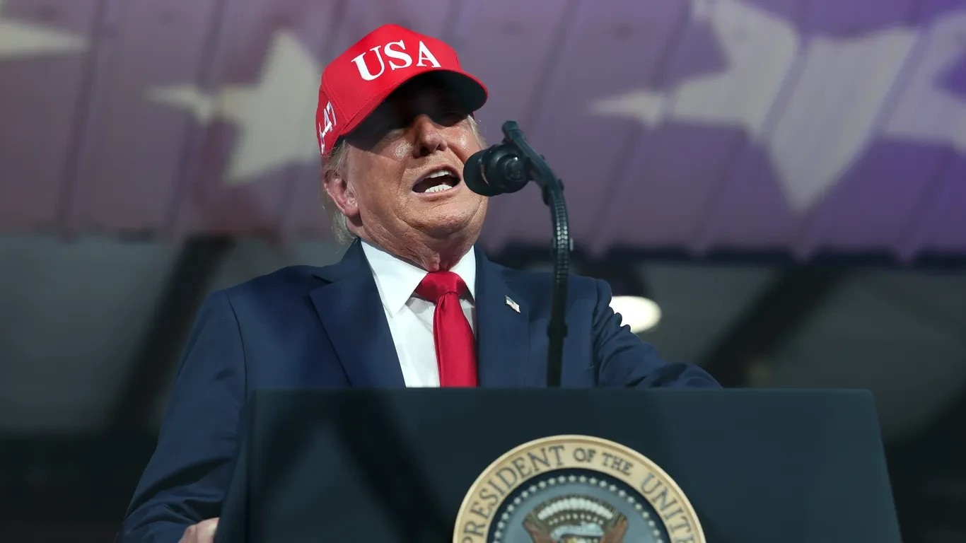 Trump bans CNN, MS NOW and Politico from White House preview image