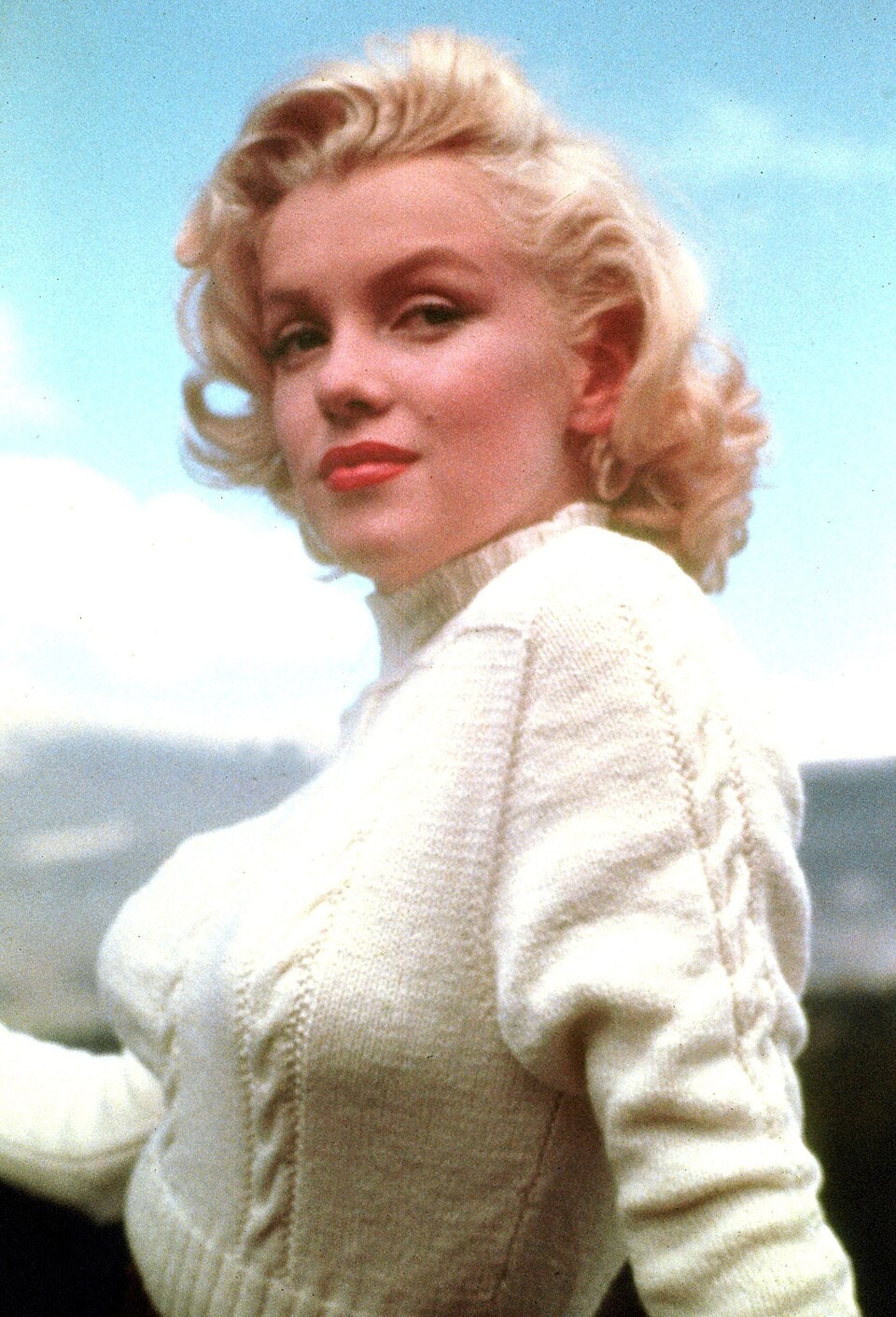 Marilyn Monroe in her prime, rate her looks preview image